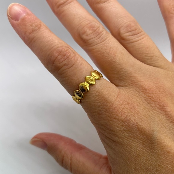Seashell Linked Gold Plated Ring - Picture 3 of 7